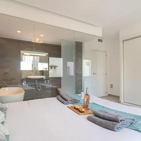 Apartment Finally Chicago Marbella